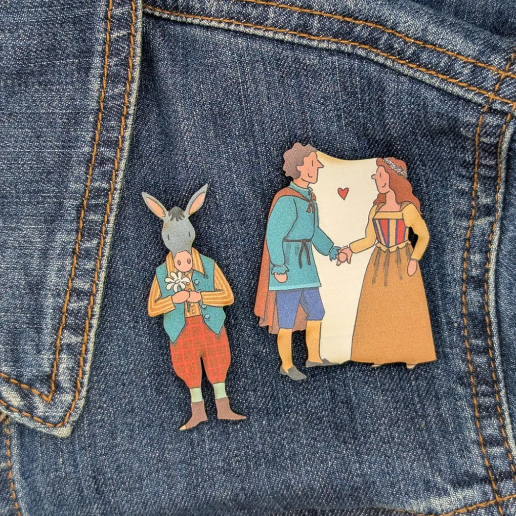 Online Alison Gardiner Bottom' Character Single Pin Badge